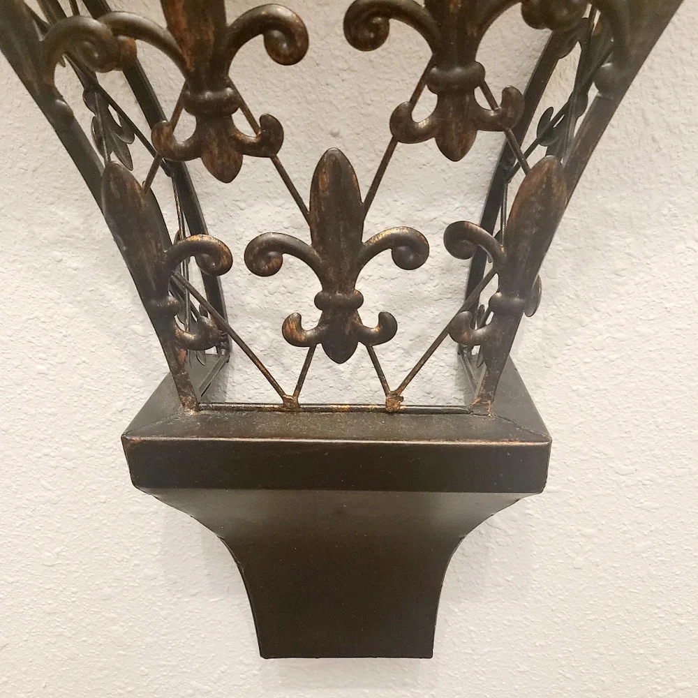 Fleur-de-lis Decorative Brown Wall Shelf